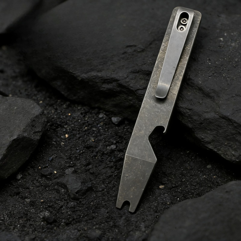Titanium Pry Bar - チタン製プライバーEDCマルチツールボトルオープナースクリュードライバーキーホルダーレンチキャンプハイキングサバイバルギア用